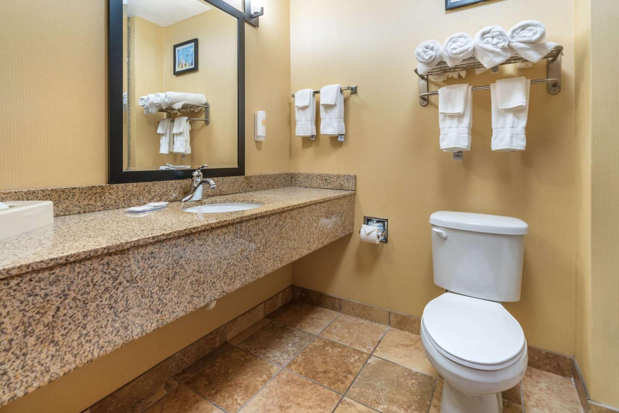 Comfort East Route 66 And I-40 Hotel 3*